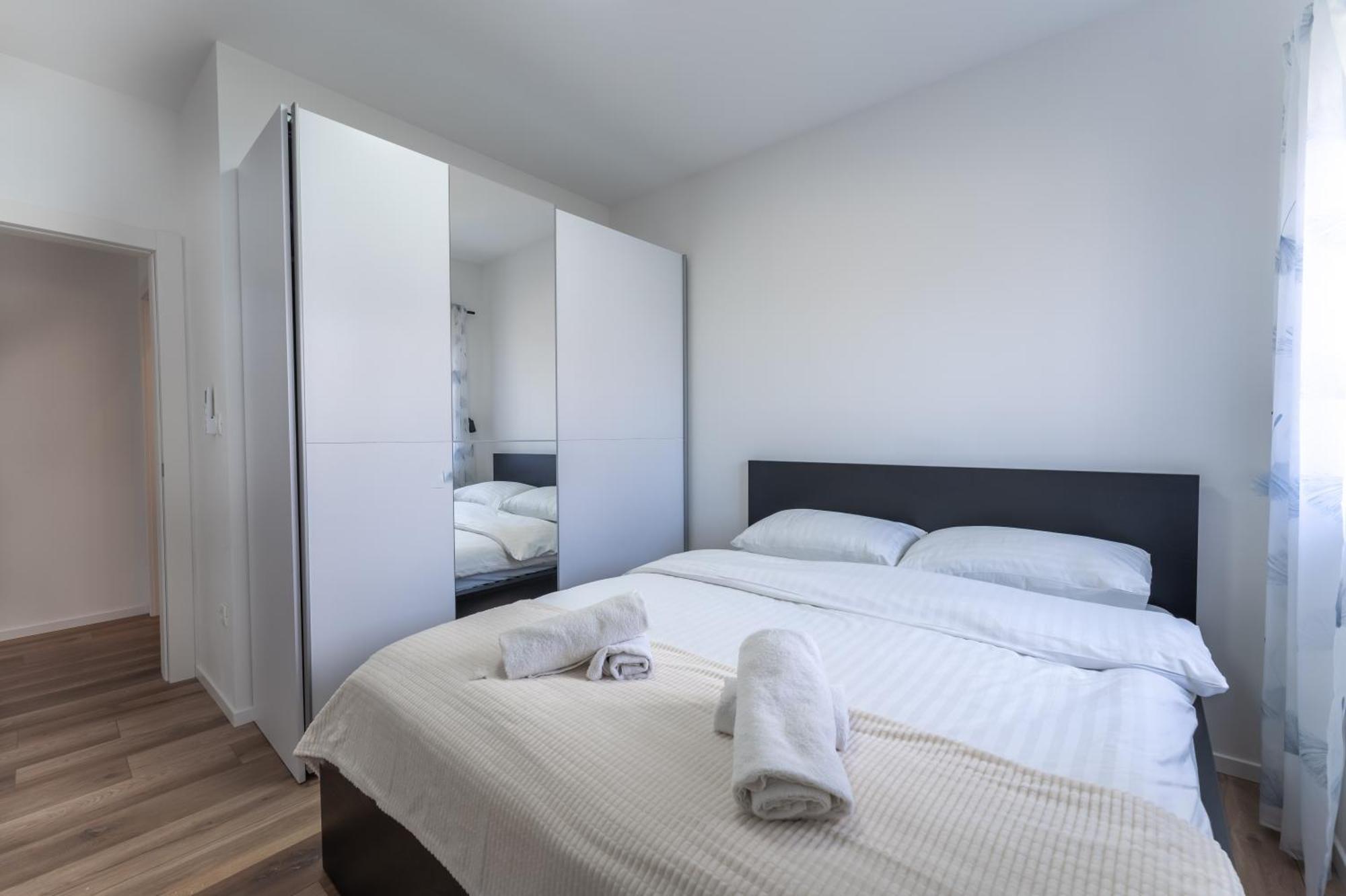 זאדאר Bernie Apartments With A Pool מראה חיצוני תמונה