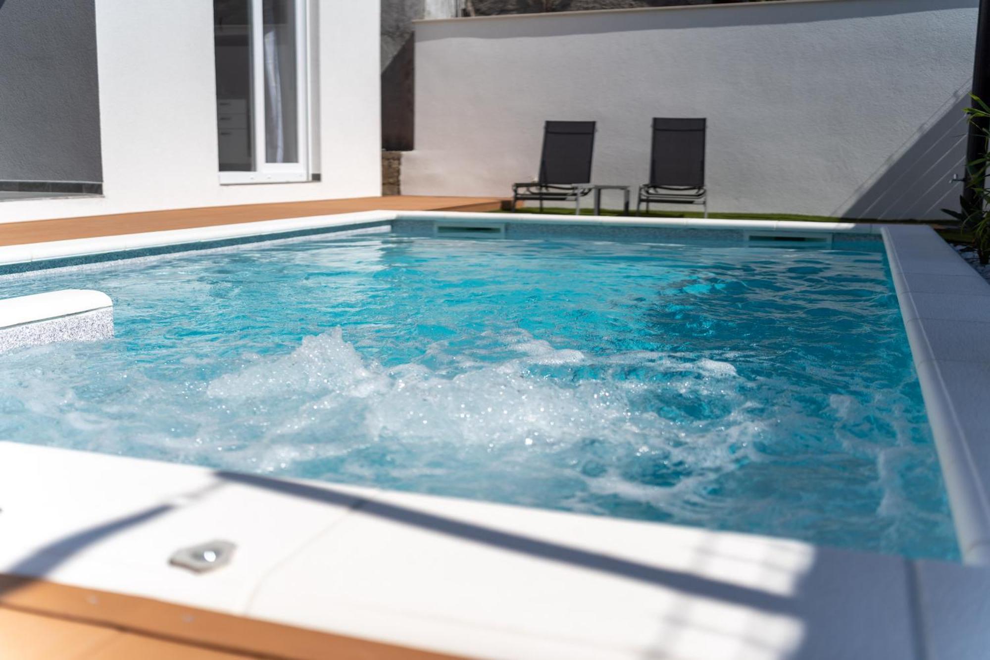 זאדאר Bernie Apartments With A Pool מראה חיצוני תמונה
